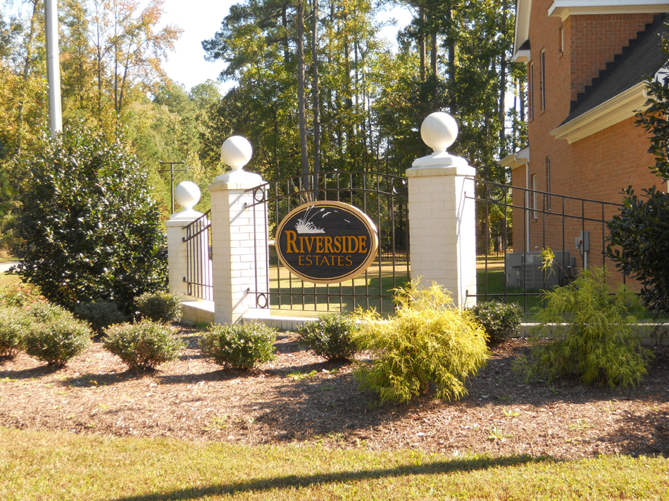 Riverside Estates, Riverfront Drive Suffolk, VA 23434 Community