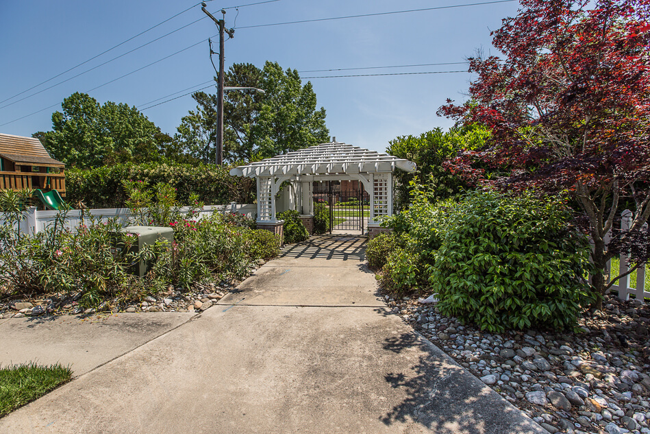 Shadowlawn North, 12th St. Virginia Beach, VA 23451 Community